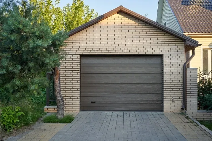Придомовой гараж