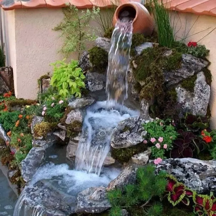 водопад с цветами — миниатюра